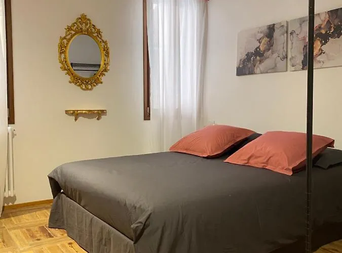 アパート Ca' Degli Specchieri - A Due Passi Da Piazza San Marco ヴェネツィア